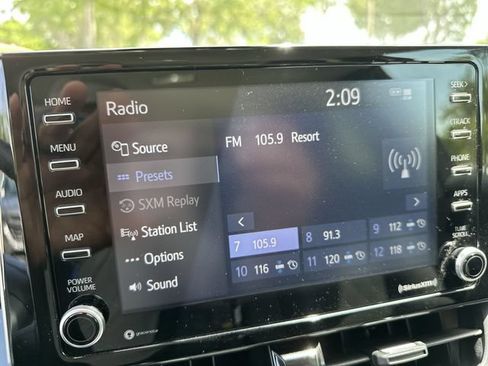 Used 2021 Toyota Corolla LE FWD image 16