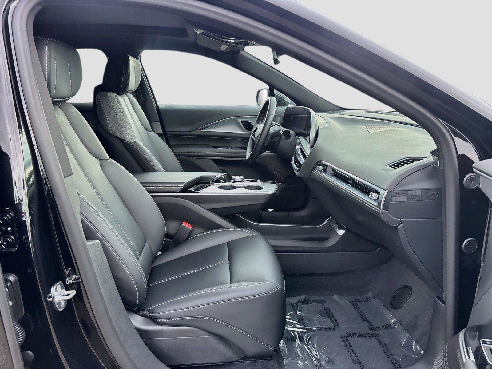Used 2024 Cadillac Lyriq Tech RWD image 27