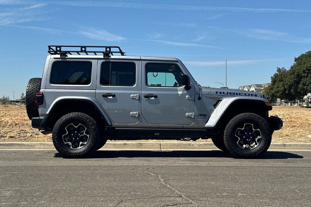 Used 2021 Jeep Wrangler Unlimited Rubicon 4xe w/ Cold Weather Group AWD/4WD image 3