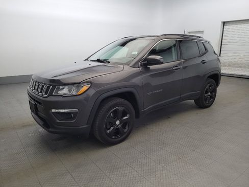 Used 2019 Jeep Compass Latitude w/ Popular Equipment Group image 2