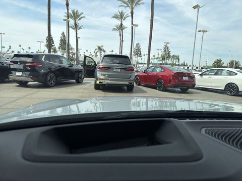 Used 2025 BMW 330i Sedan w/ Premium Package image 19