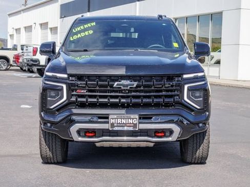 Used 2025 Chevrolet Suburban Z71 AWD/4WD image 2