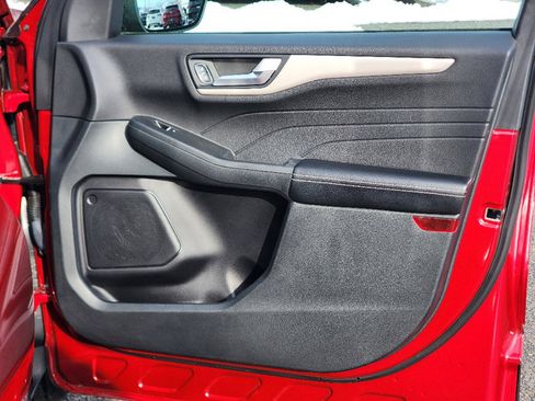 Used 2021 Ford Escape SE w/ SE Sport Appearance Package image 26