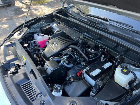 Used 2023 Toyota Highlander LE image 36