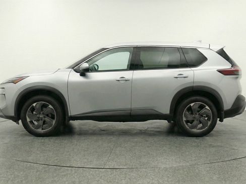 Used 2025 Nissan Rogue SV image 5