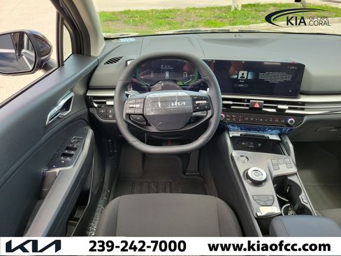 New 2026 Kia Sportage LX image 16