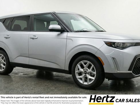 Used 2025 Kia Soul LX w/ LX Technology Package FWD image 1