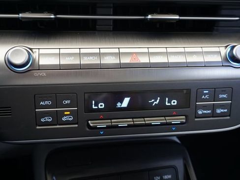 Used 2024 Hyundai Kona SEL w/ Convenience Package FWD image 16