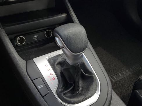 Certified 2023 Kia Forte LXS FWD image 27