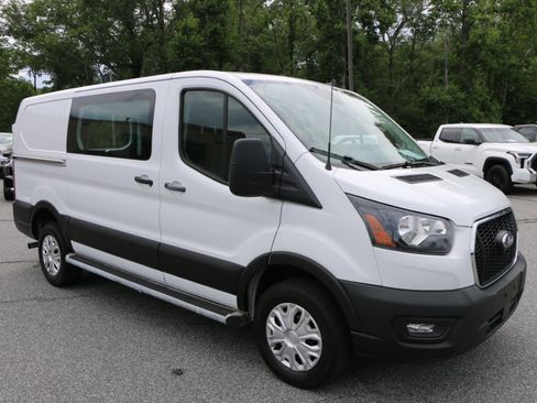 Used 2024 Ford Transit 250 Low Roof w/ Exterior Upgrade Package RWD image 9