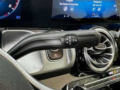 Used 2022 Mercedes-Benz GLB 250 4MATIC image 22