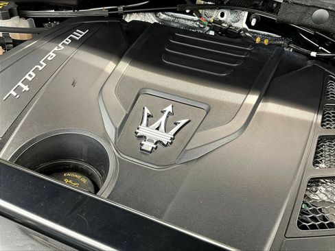 Used 2023 Maserati Grecale Modena AWD/4WD image 31