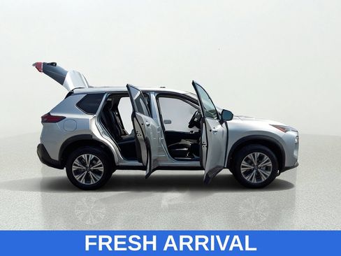Used 2022 Nissan Rogue SV FWD image 16