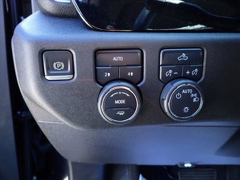 Used 2023 Chevrolet Silverado 1500 LT AWD/4WD image 14