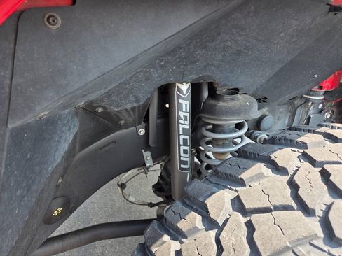 Used 2018 Jeep Wrangler Unlimited Sport S AWD/4WD image 36