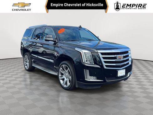 Used 2016 Cadillac Escalade Luxury AWD/4WD image 1