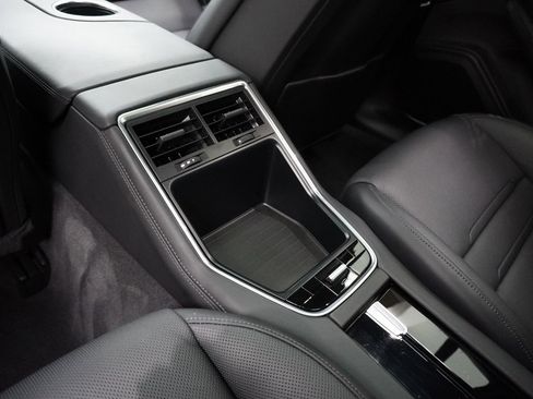 Certified 2023 Porsche Panamera image 18