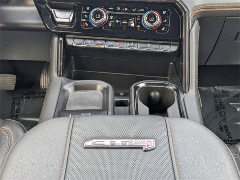 Used 2024 GMC Sierra 2500 AT4 w/ AT4 Preferred Package image 19