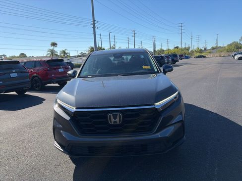 Used 2023 Honda CR-V LX image 2