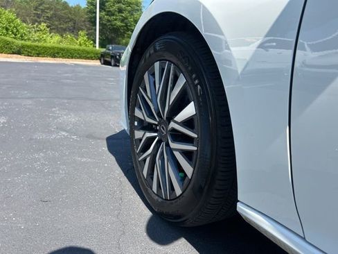 Used 2025 Nissan Altima 2.5 SV FWD image 11