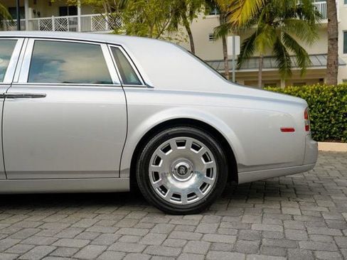 Used 2013 Rolls-Royce Phantom Sedan image 16