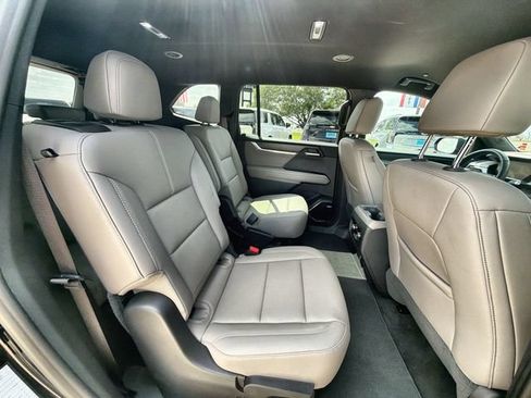 Certified 2026 GMC Acadia Elevation w/ Elevation Premium Package FWD image 26