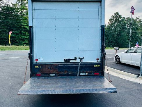 Used 2018 Ford E-350 and Econoline 350 Super Duty w/ Power Windows & Locks Group image 10