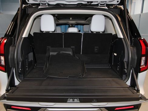 Used 2025 Ford Expedition Platinum w/ Platinum Ultimate Package image 48