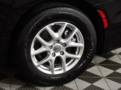 Used 2024 Chrysler Pacifica Touring-L FWD image 50