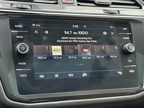 Used 2018 Volkswagen Tiguan SE w/ Panoramic Sunroof Package image 21