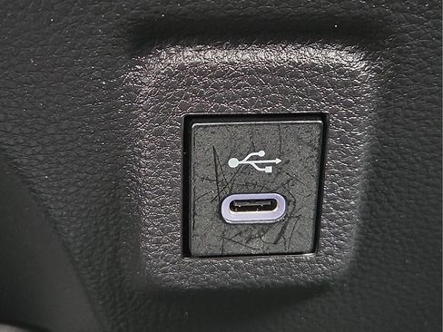 Used 2025 Toyota Corolla LE image 17