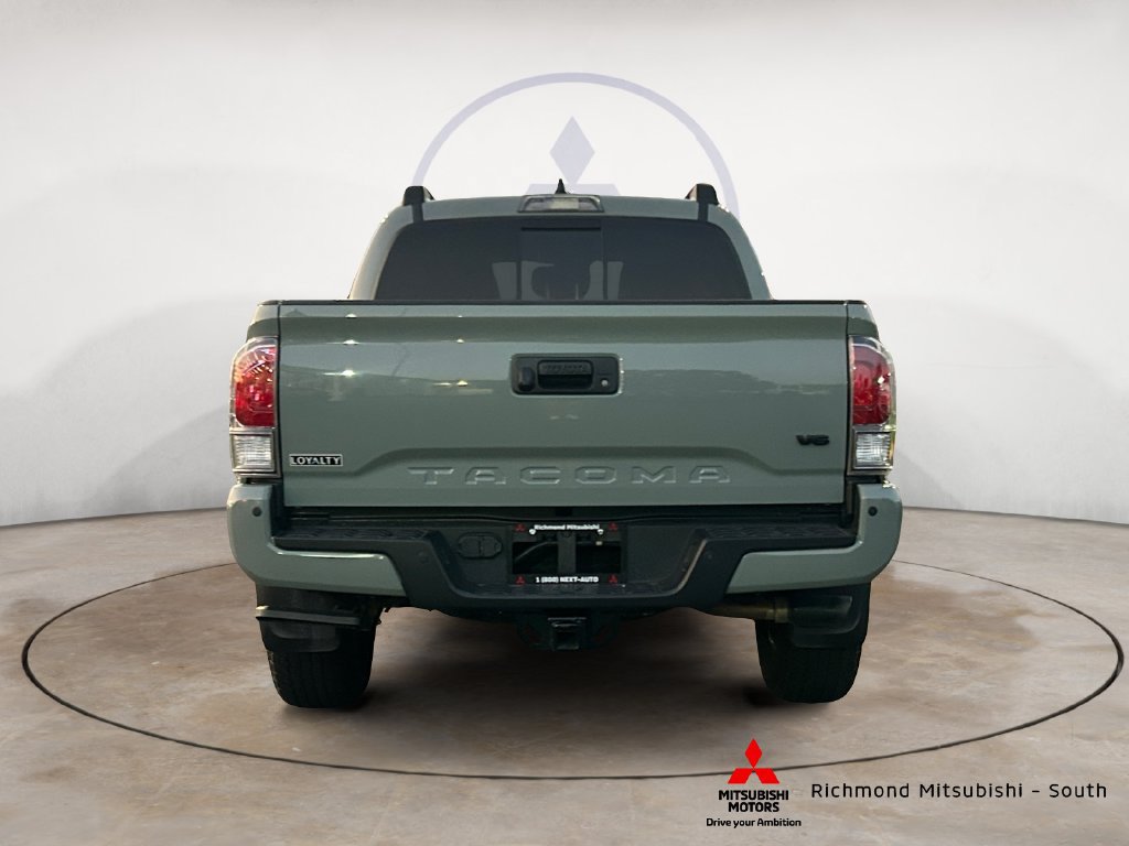 Used 2023 Toyota Tacoma TRD Off-Road w/ Technology Package AWD/4WD image 4