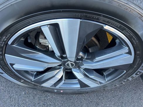 Certified 2025 Nissan Rogue SL image 39