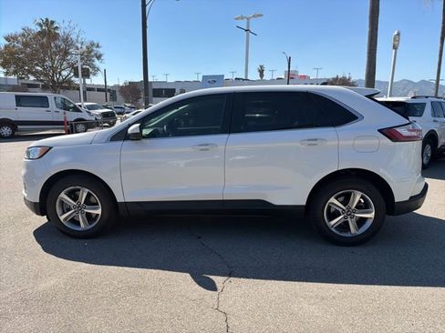 Used 2021 Ford Edge SEL w/ Convenience Package image 4