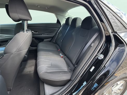 New 2026 Hyundai Elantra SE FWD image 19