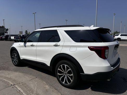 Used 2023 Ford Explorer ST-Line w/ Class IV Trailer Tow Package AWD/4WD image 3