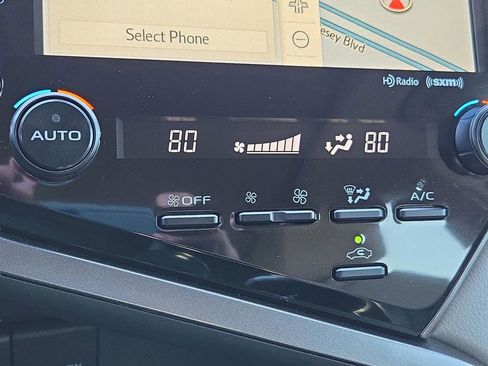 Used 2020 Toyota Camry XSE image 25