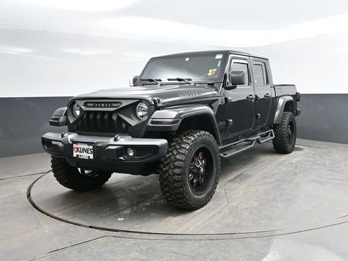 Used 2021 Jeep Gladiator Willys image 5