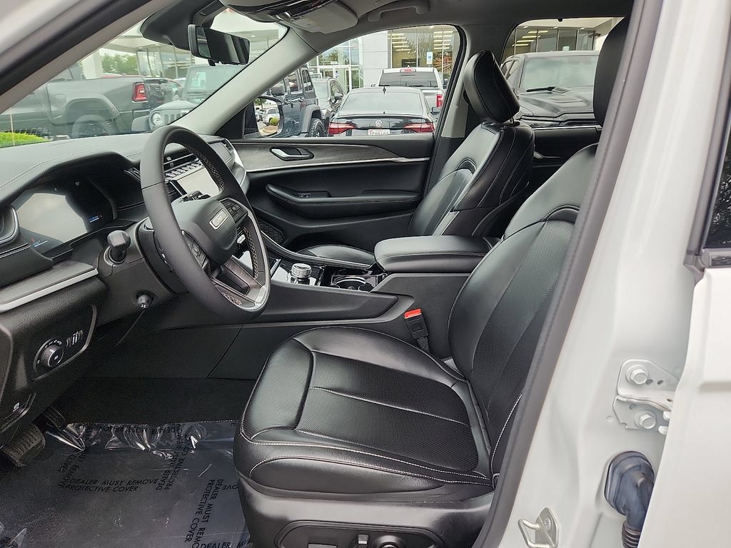 Used 2023 Jeep Grand Cherokee L Limited w/ Luxury Tech Group II AWD/4WD image 13
