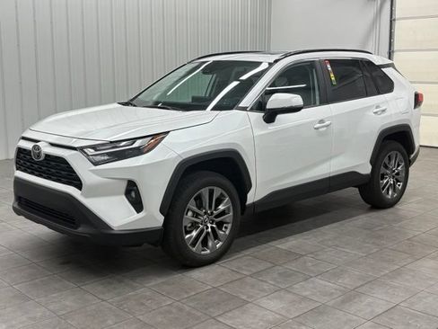 Used 2025 Toyota RAV4 XLE Premium w/ Weather Package AWD/4WD image 5