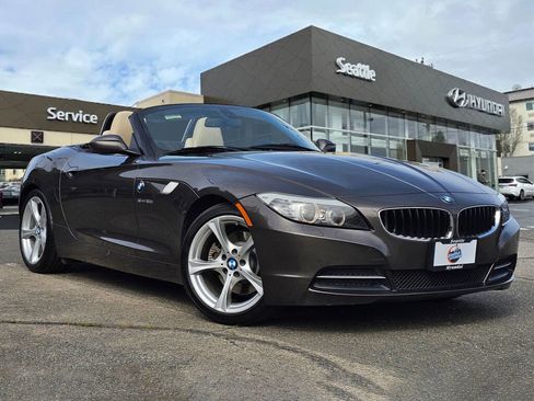 Used 2011 BMW Z4 sDrive30i image 1
