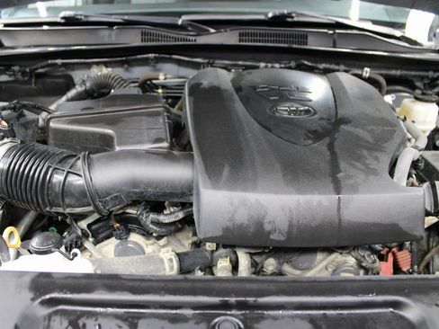 Used 2021 Toyota Tacoma TRD Sport image 21