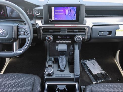 New 2026 Toyota 4Runner SR5 AWD/4WD image 14