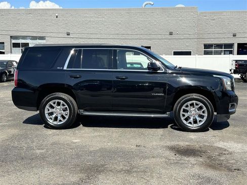 Used 2017 GMC Yukon SLE w/ SLE Value Package image 2