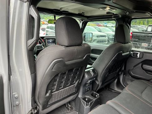 Used 2021 Jeep Wrangler Unlimited Rubicon AWD/4WD image 9