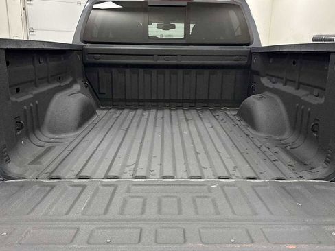 Used 2016 GMC Canyon SLE w/ SLE Convenience Package image 27