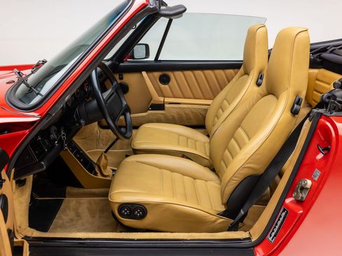 Used 1988 Porsche 911 Carrera RWD image 13