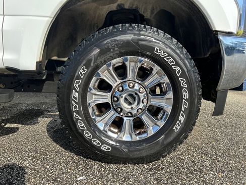 Used 2019 Ford F250 XLT w/ XLT Premium Package image 7