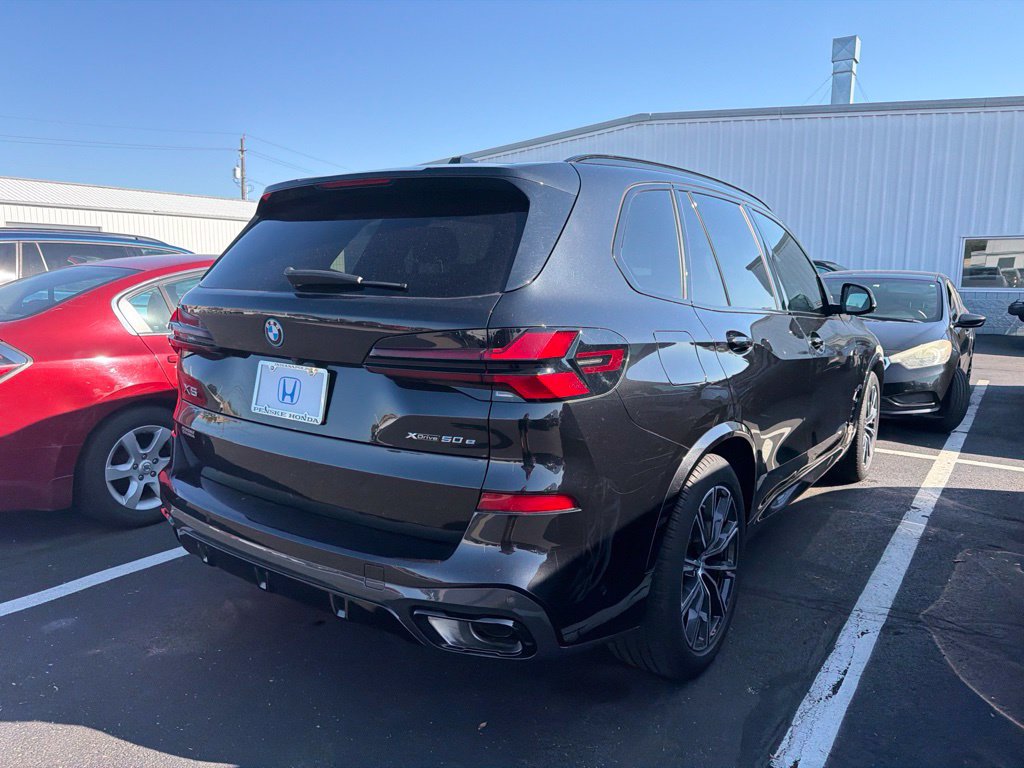 Used 2024 BMW X5 xDrive50e w/ M Sport Package AWD/4WD image 3