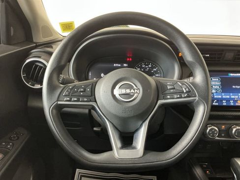 Used 2023 Nissan Kicks SV FWD image 16